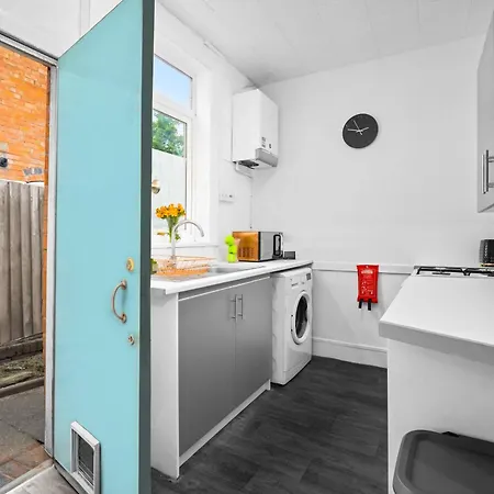 Recently Renovated 3 Bedroom House - Parking - Garden - Excellent Location - Top Rated - 181A Birmingham Exterior photo